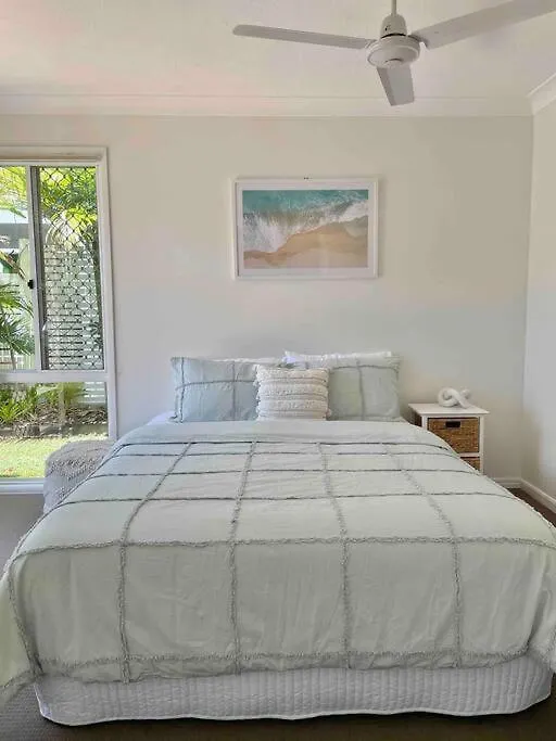 Tranquil Oasis On Pine Lake Gold Coast