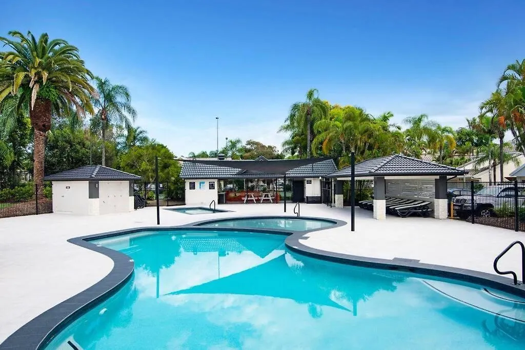 Tranquil Oasis On Pine Lake Gold Coast Holiday home